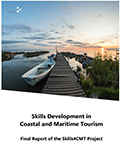 Skills Development in Coastal and Maritime Tourism -julkaisun kansikuva. Kannessa vene ja laituri. Kolmessa ensimmäisessä julkaisussa on kansikuvat näkyvillä.