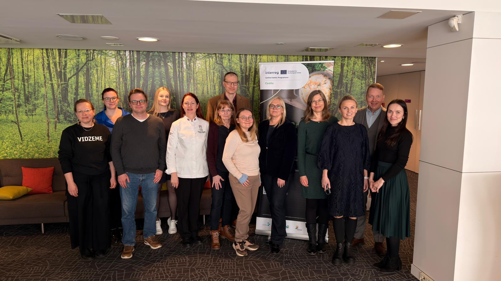 Group photo of the Ce4Re project team.